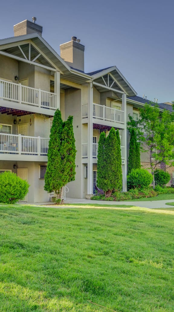 1 & 2Bedroom Apartments in West Jordan, UT River Oaks